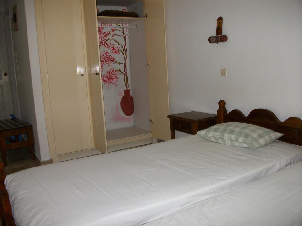 Jasmine'S Guest House Karlovassi Oda fotoğraf